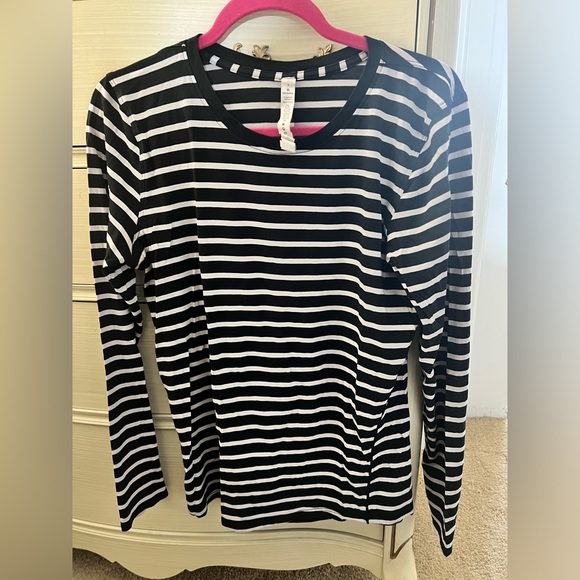 Lululemon Lightweight Long-sleeved Shirt Size 6 - Picture 1 of 3